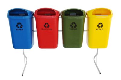 CONJUNTO PARA COLETA SELETIVA DE 50 L COM 04 CESTOS